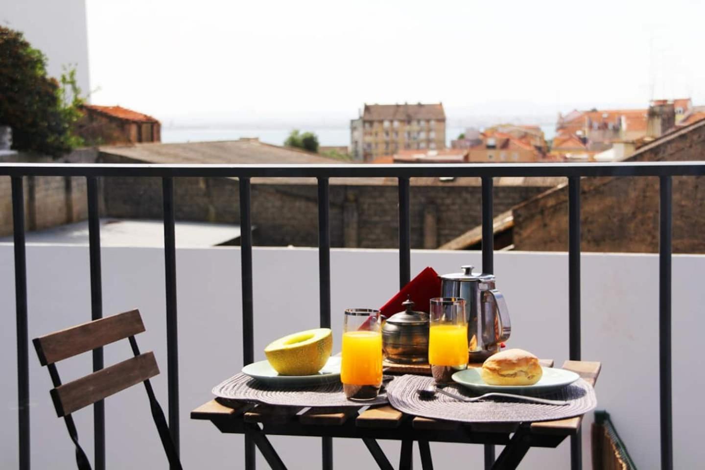 Great View And Location In Lisbon! Apartment *